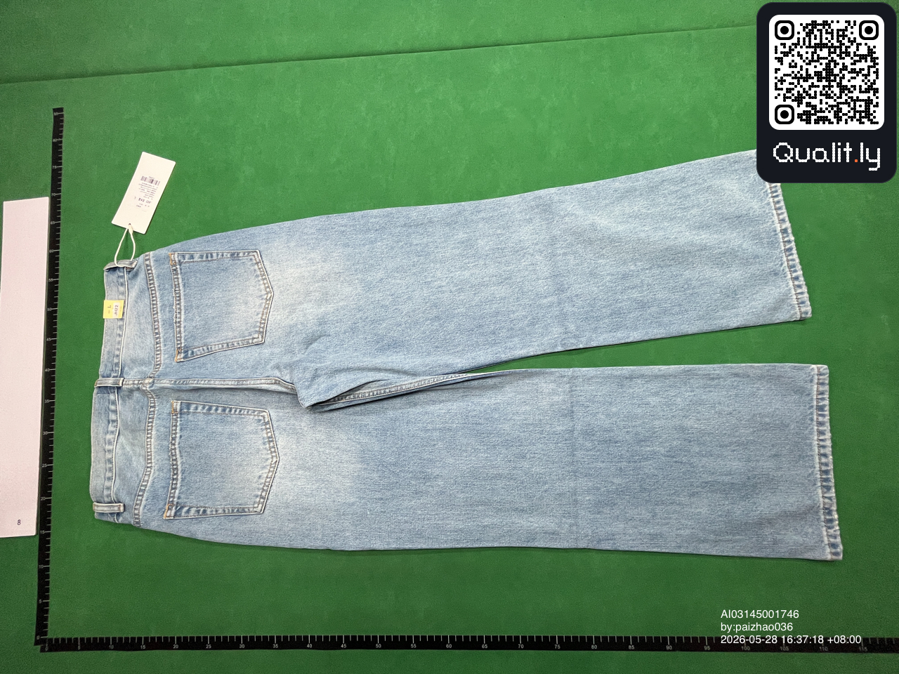 Jeans — QC-foto 3 av 24
