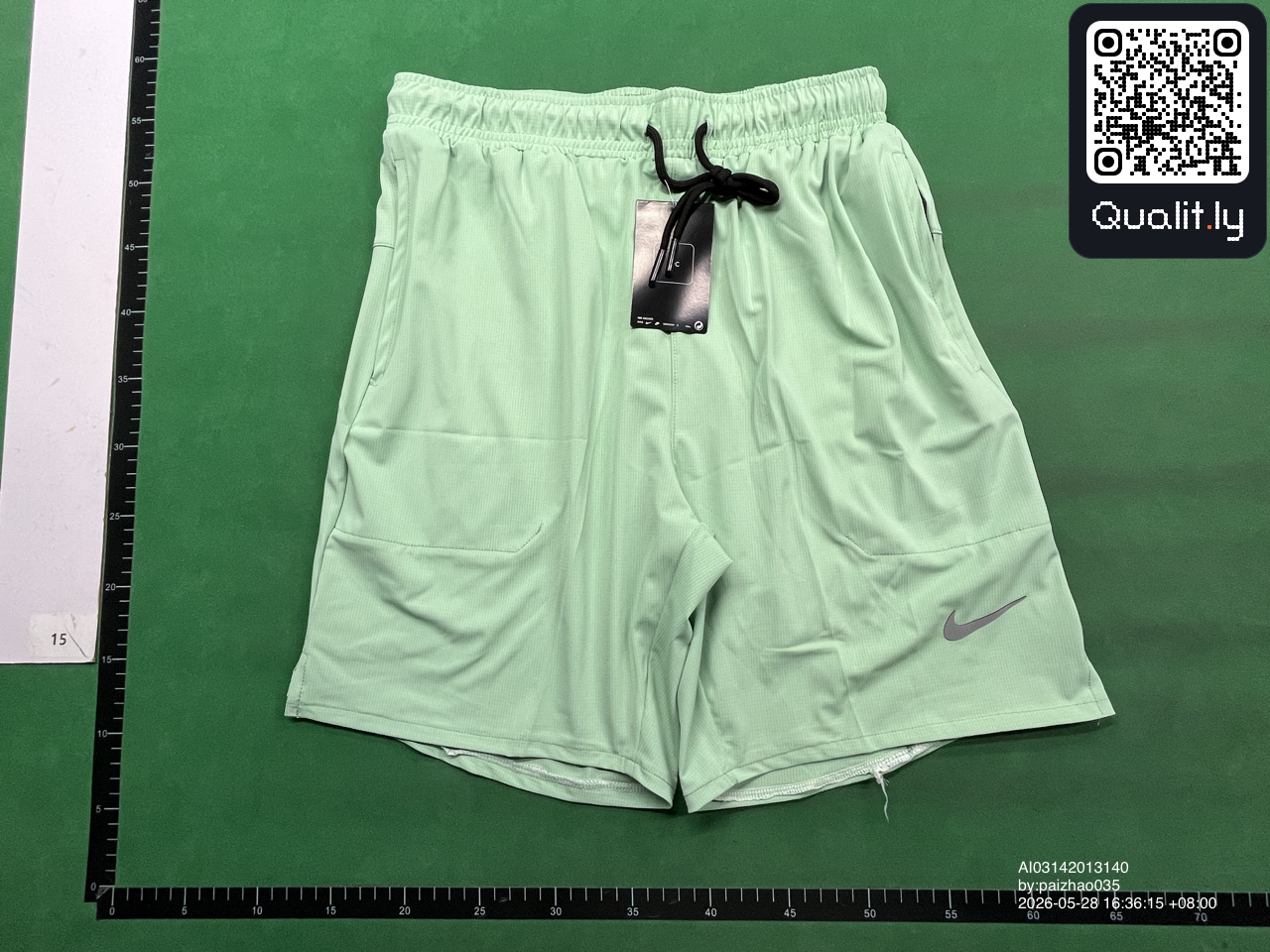 Short — photo QC 3 sur 176