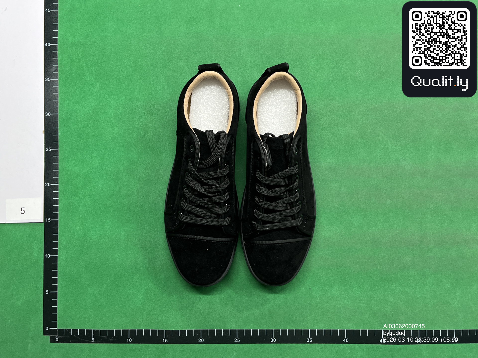 Sneakersy — zdjęcie QC 1 z 6