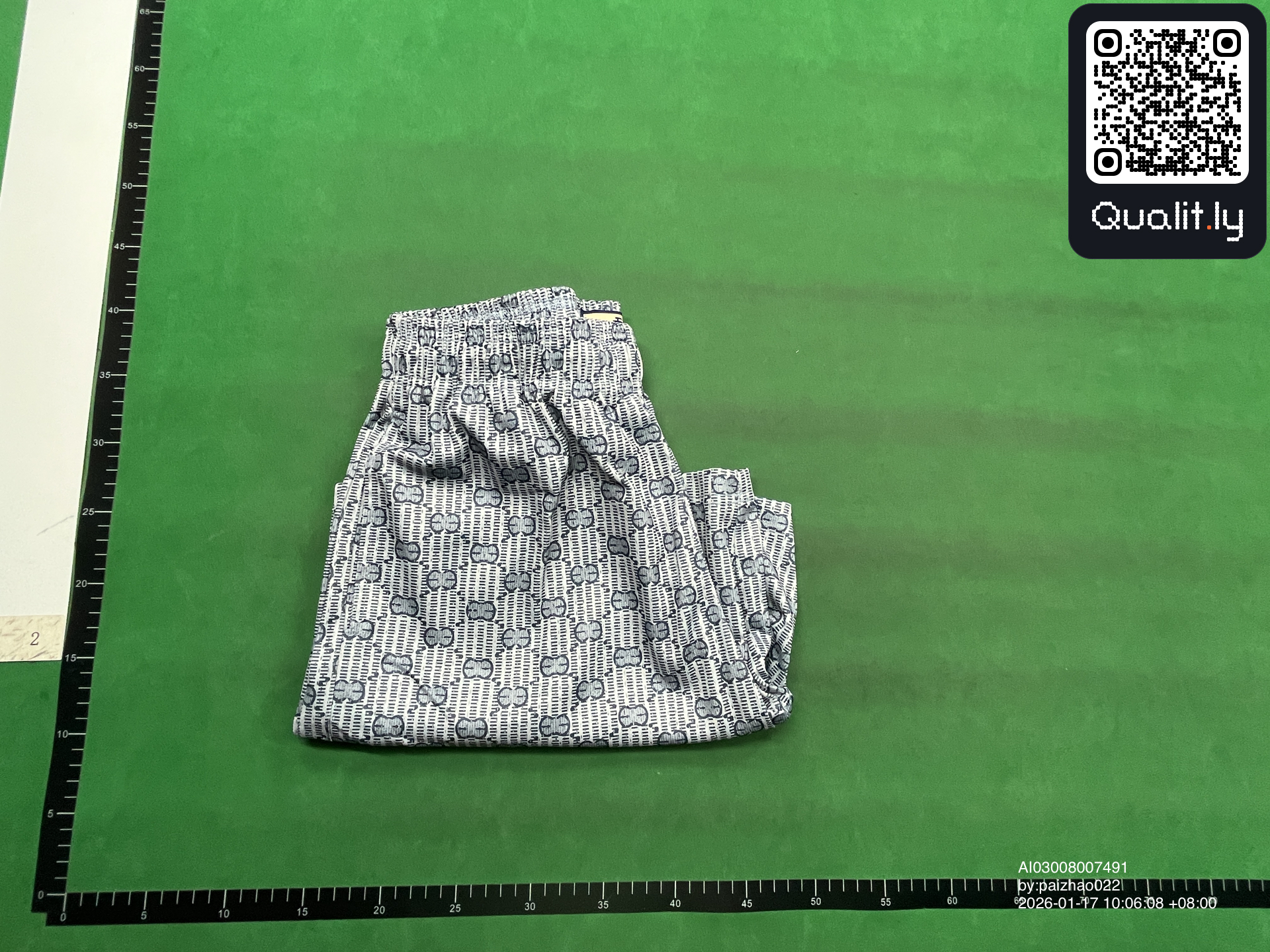 短裤 QC 照片 1 / 24