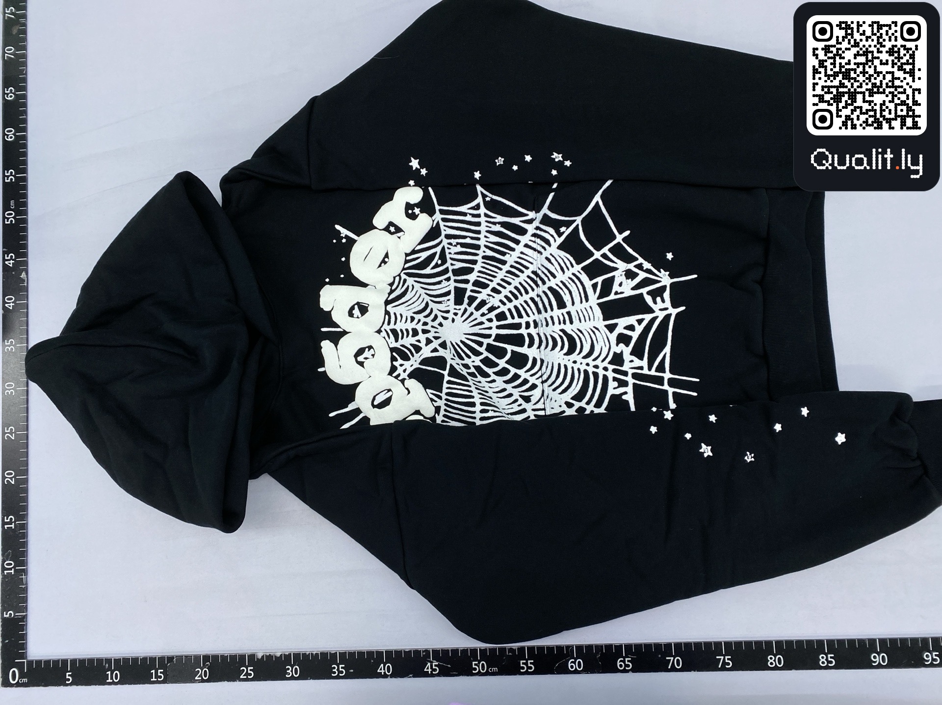 Hoodie QC photo 2 of 142