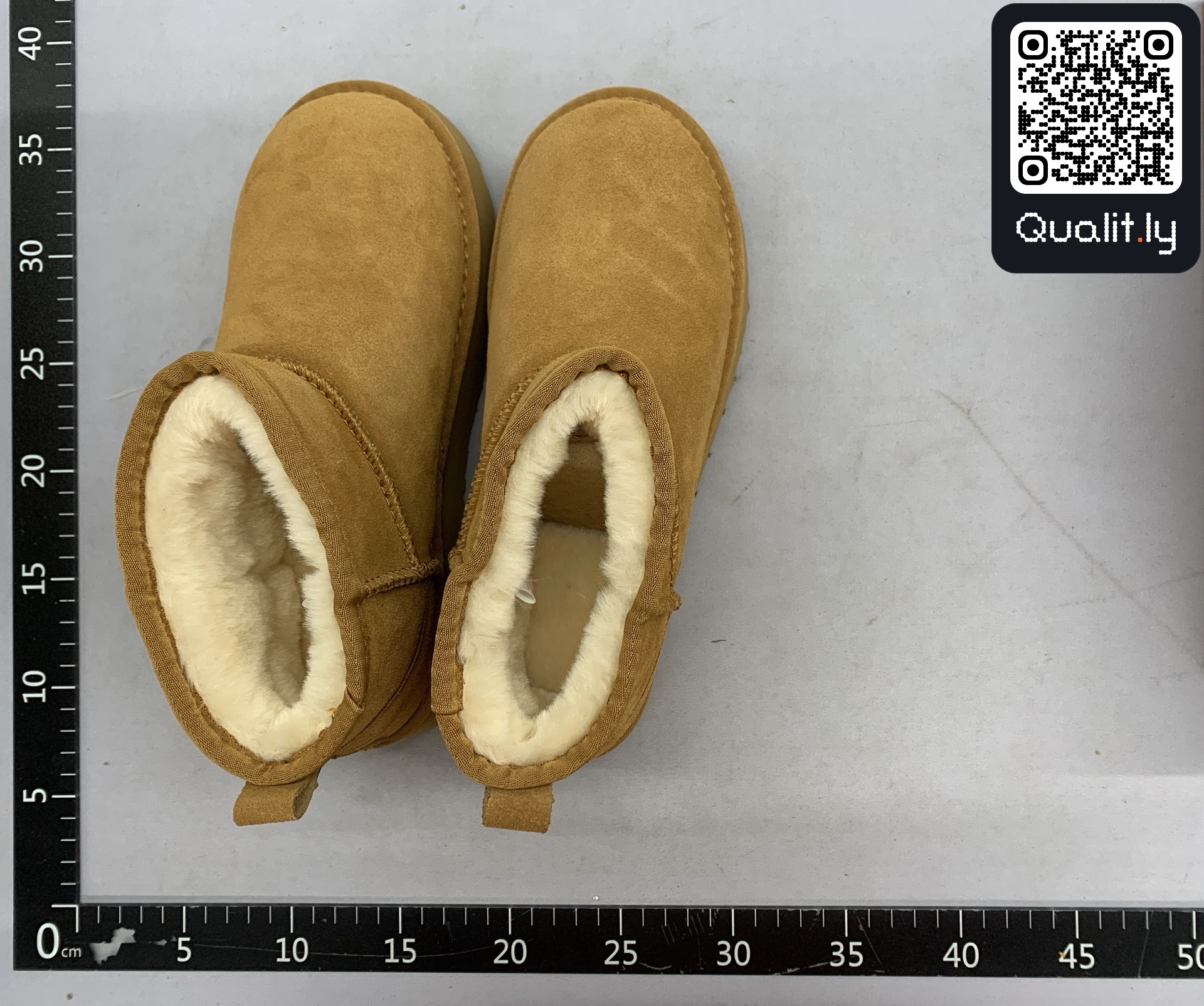 Sneakers QC photo 2 of 18