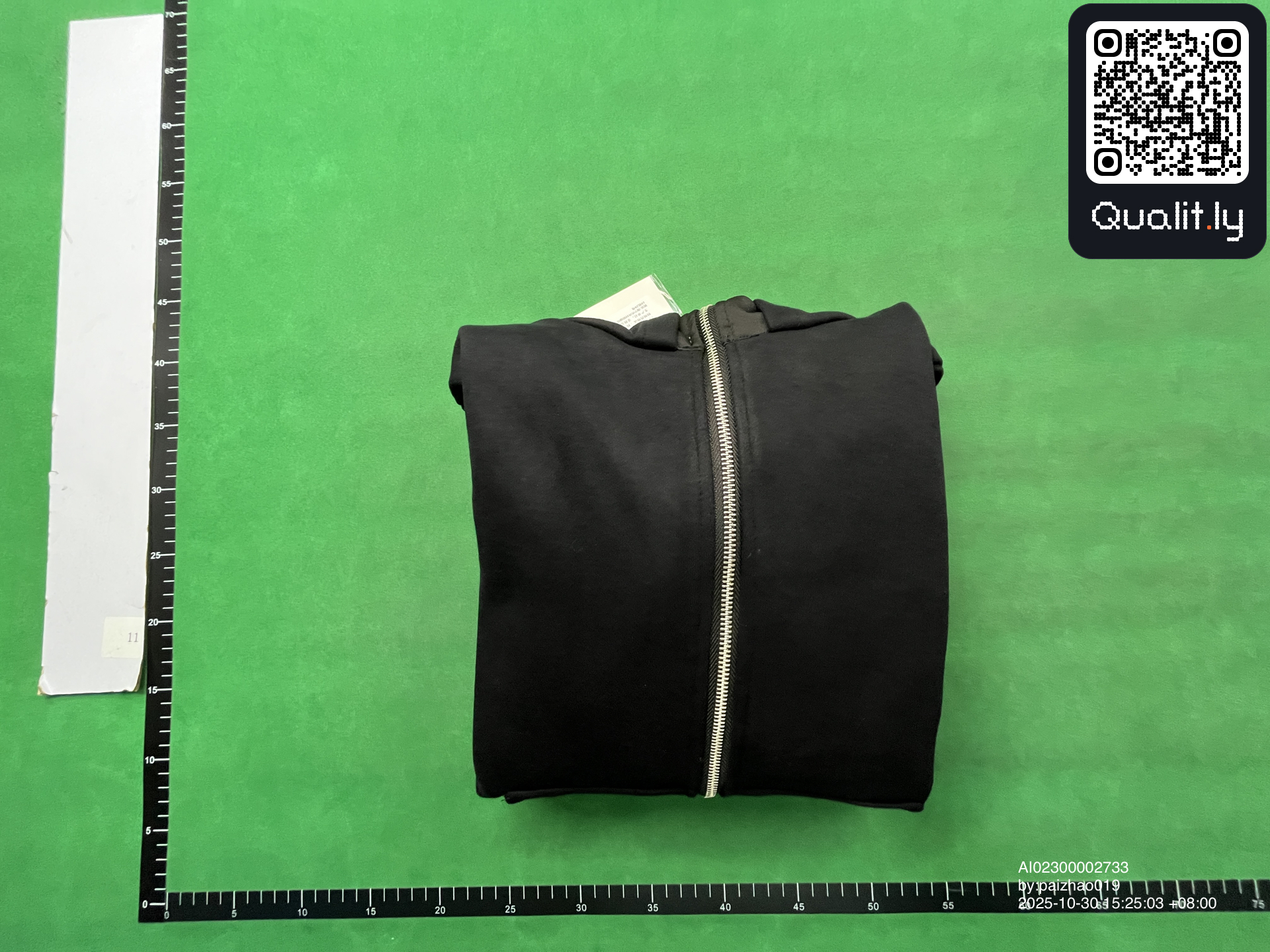 Pet — QC-foto 1 van 4