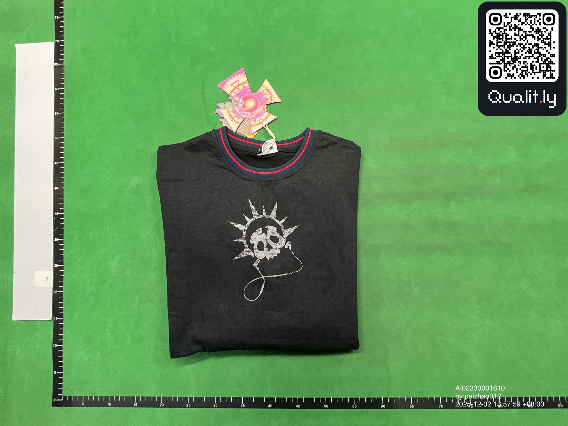 Sweat — photo QC 1 sur 8