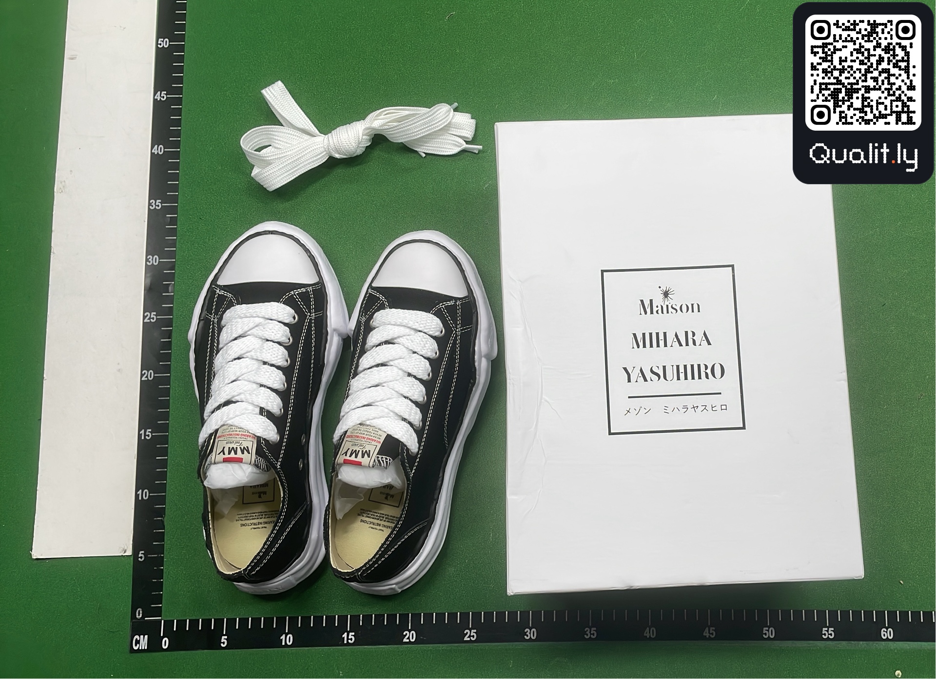 Sneakers — foto QC 1 di 36