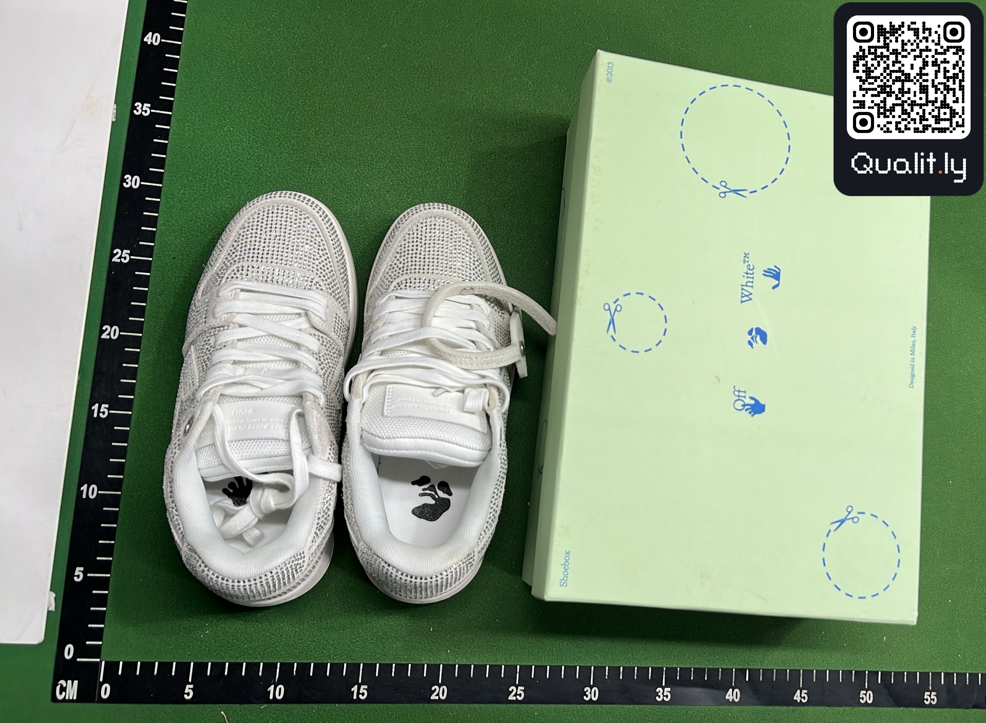 Sneakers QC photo 1 of 216