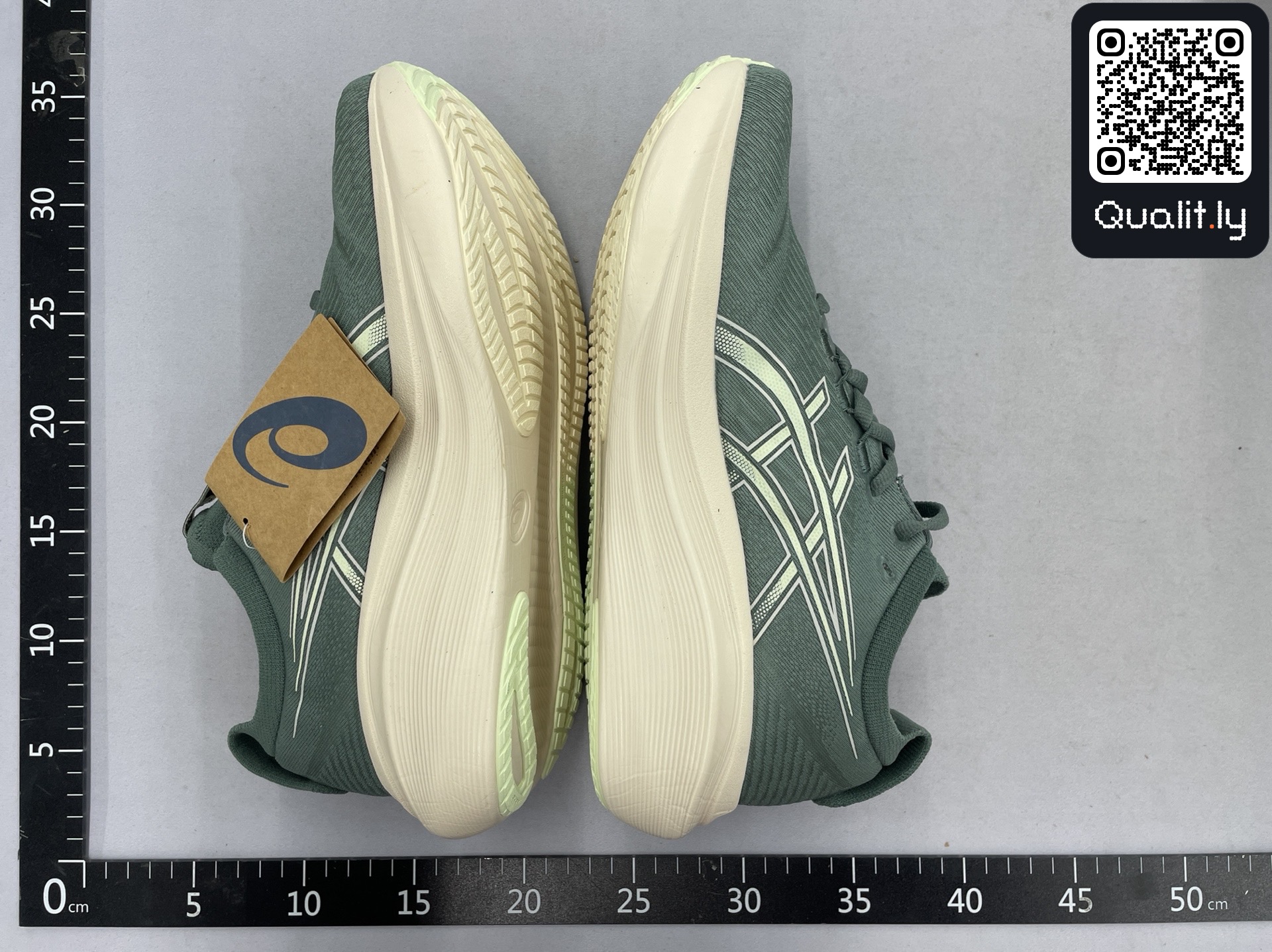 Sneakers — foto QC 3 di 13
