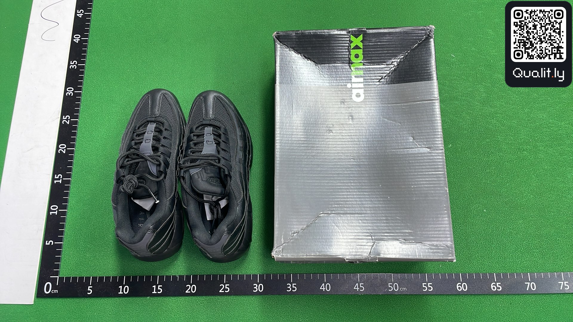 Sneakers QC photo 1 of 42
