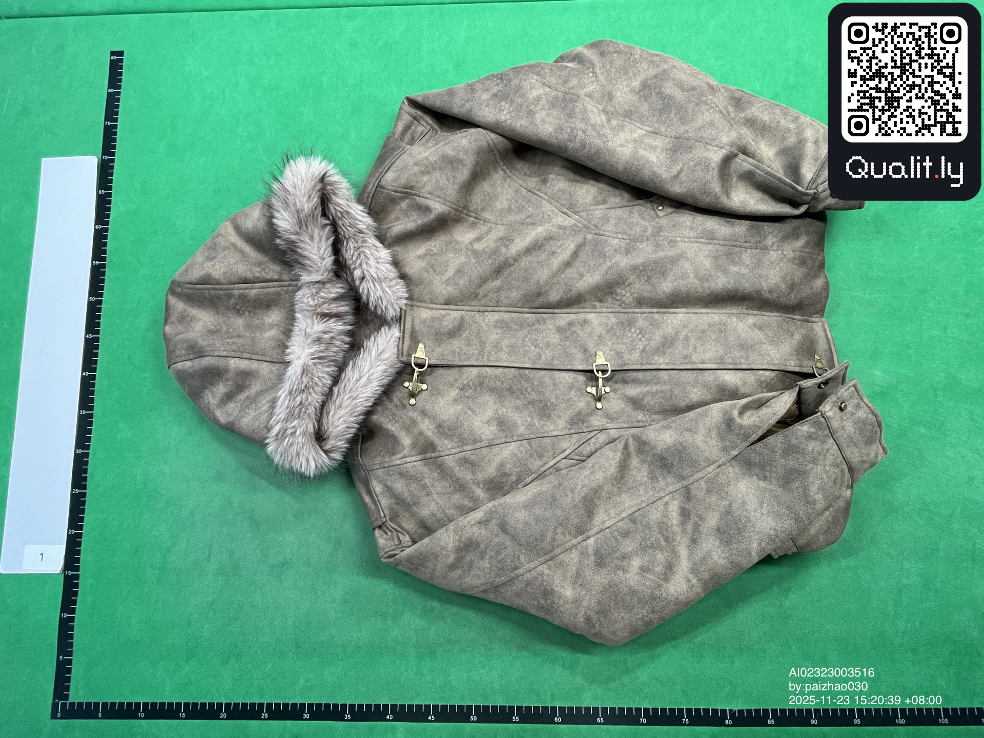 Veste — photo QC 3 sur 8