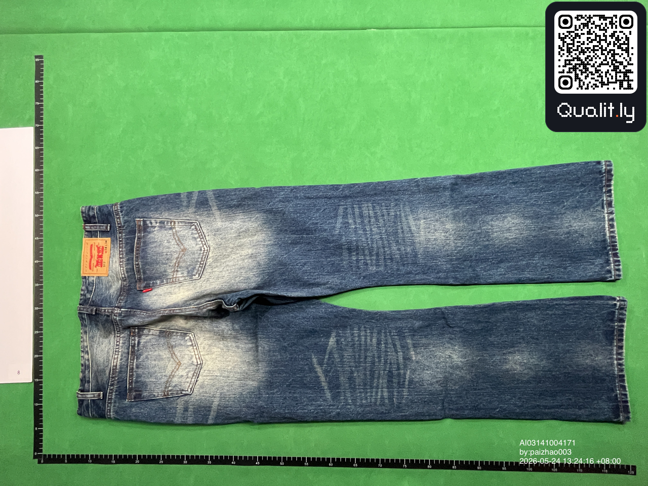 Jeans — QC-foto 3 av 26