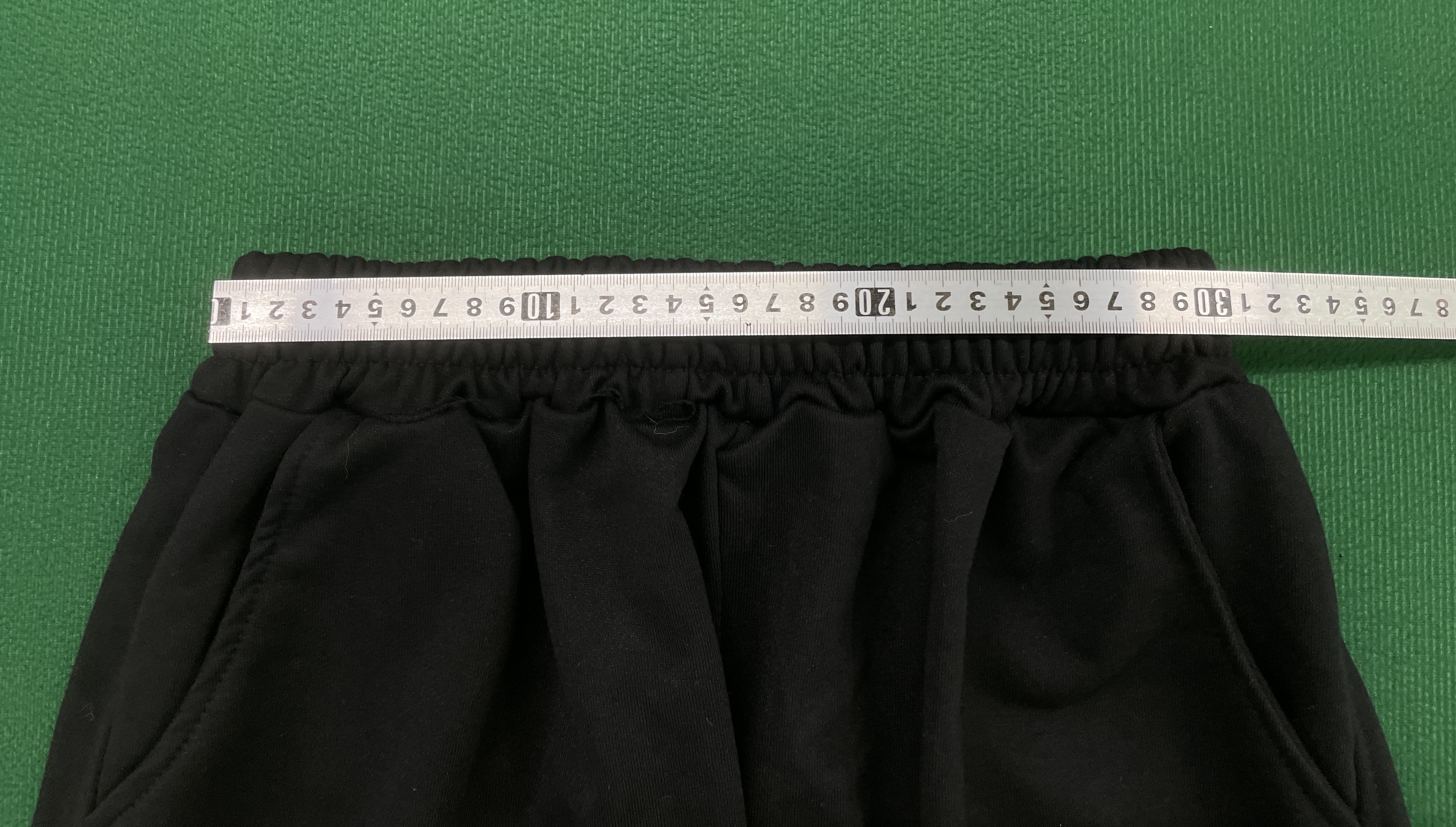 Shorts QC photo 3 of 32