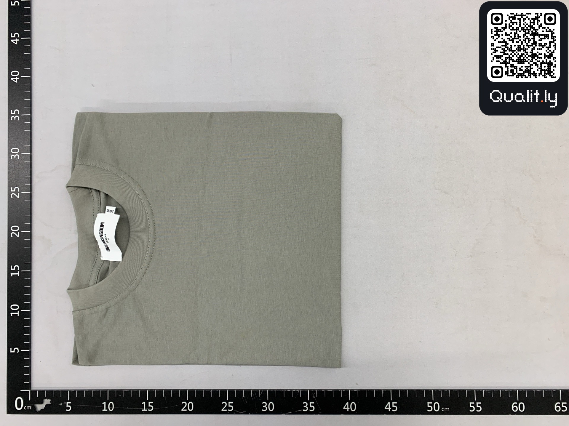 T-shirt — foto QC 1 de 147