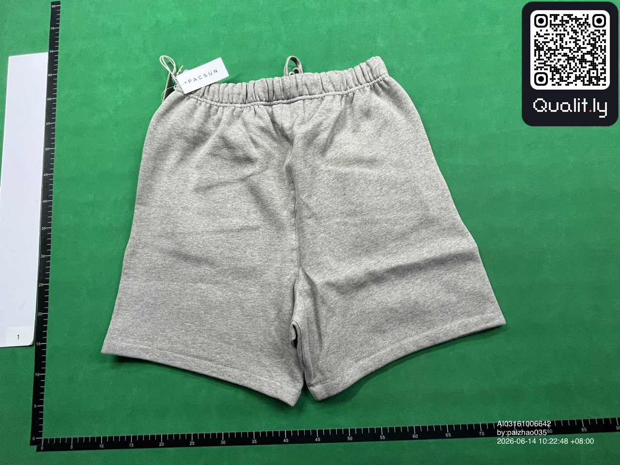 Pantalón corto — foto QC 2 de 10