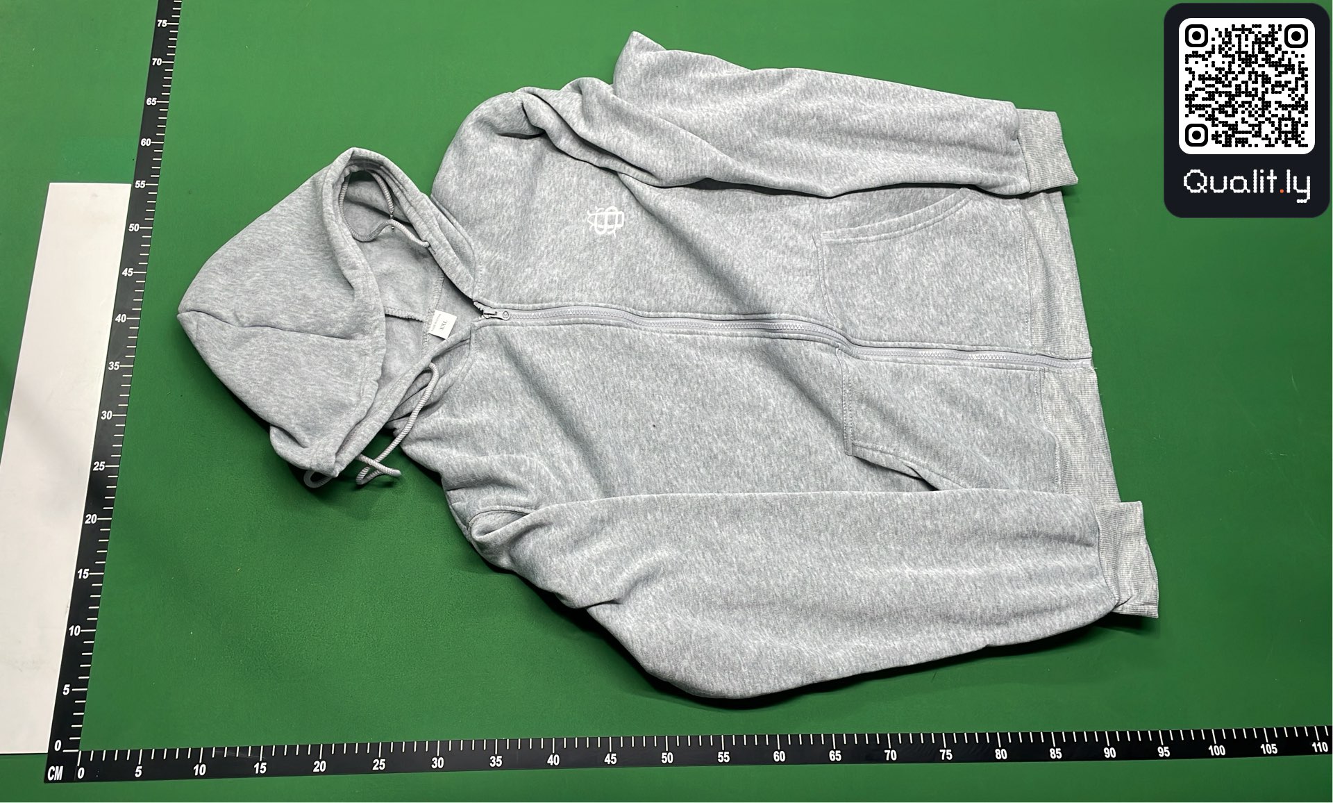 Sweat — photo QC 2 sur 5
