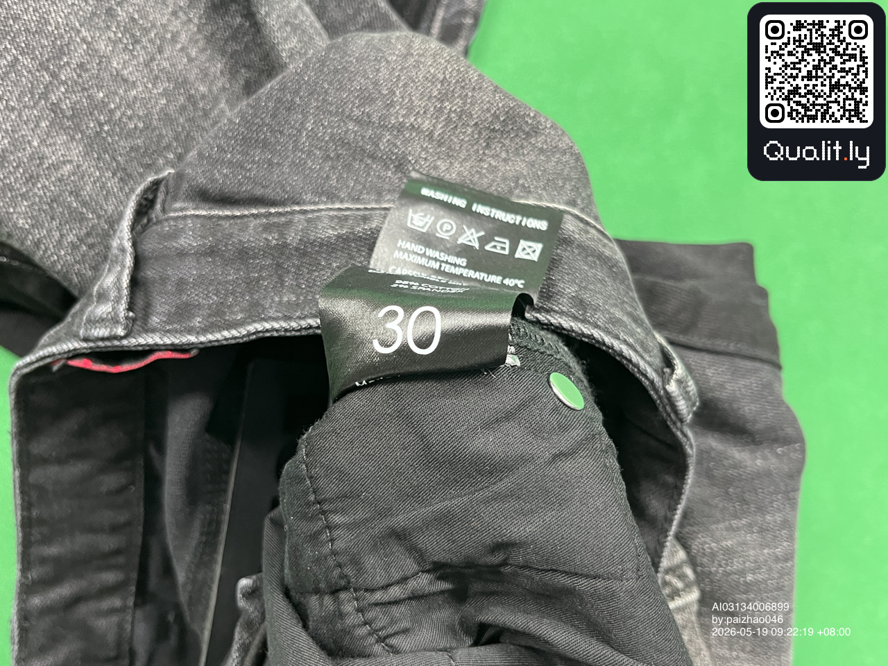 Jean — photo QC 3 sur 46