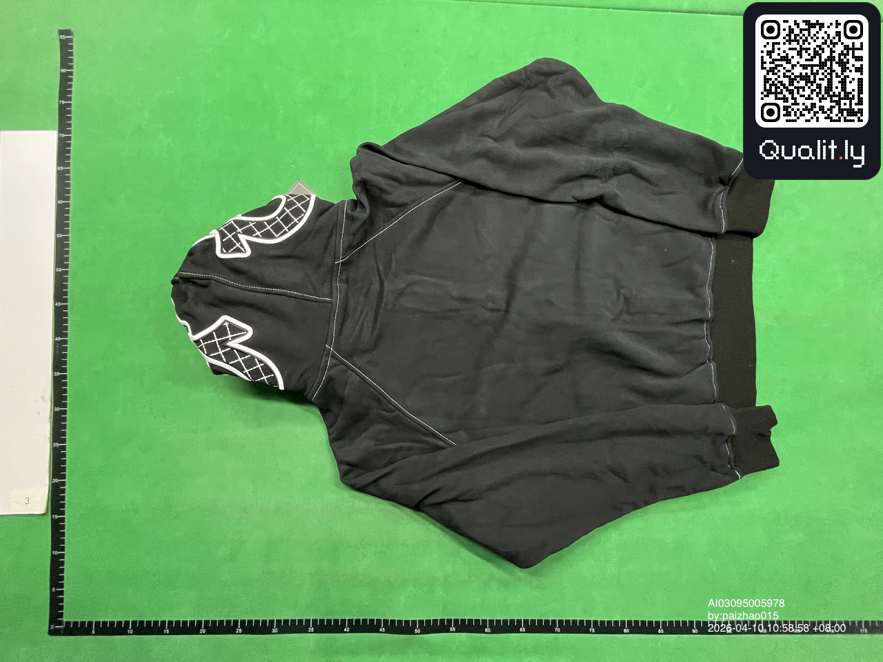 Hoodie QC photo 2 of 4