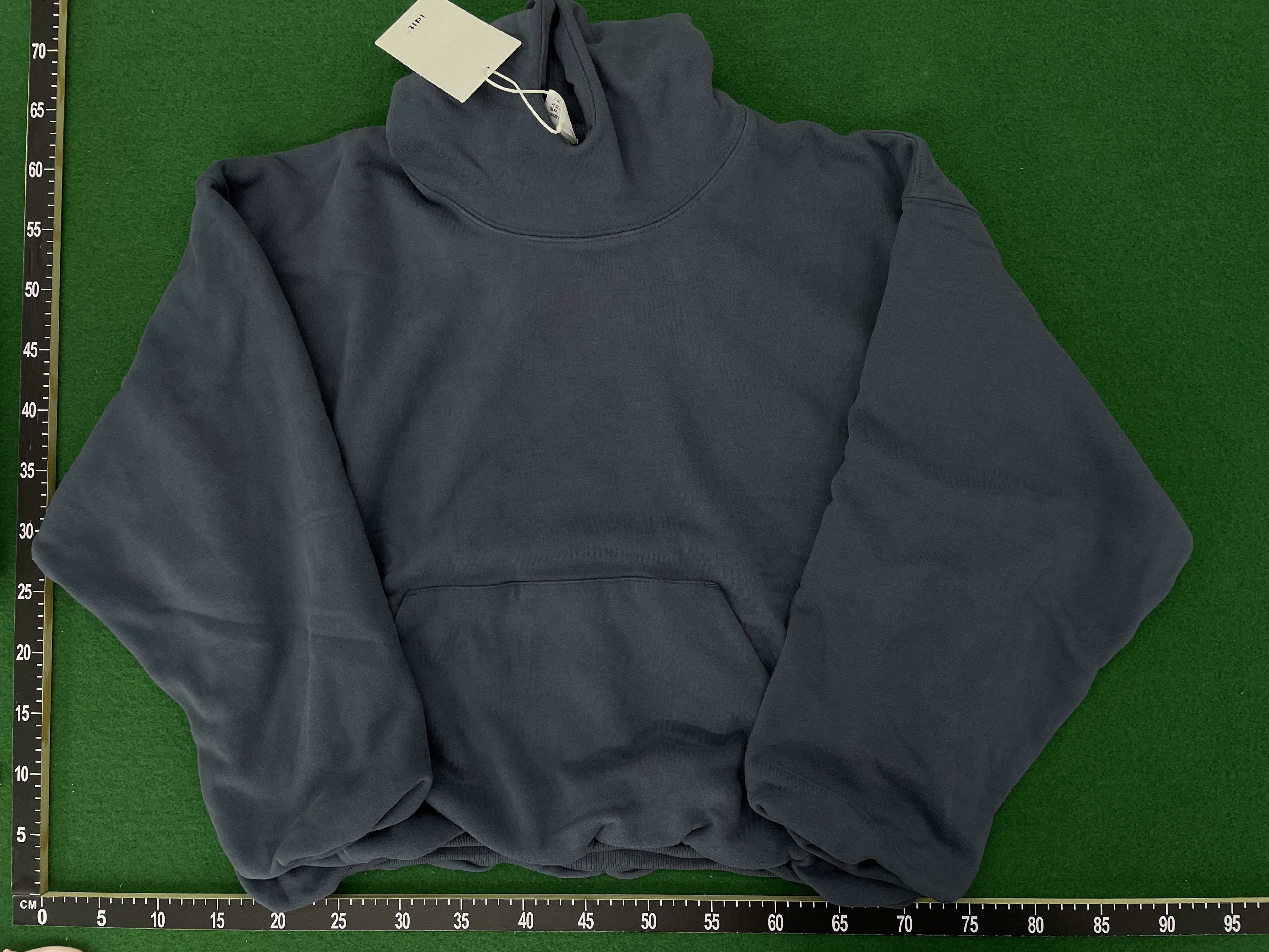 Hoodie QC photo 2 of 77