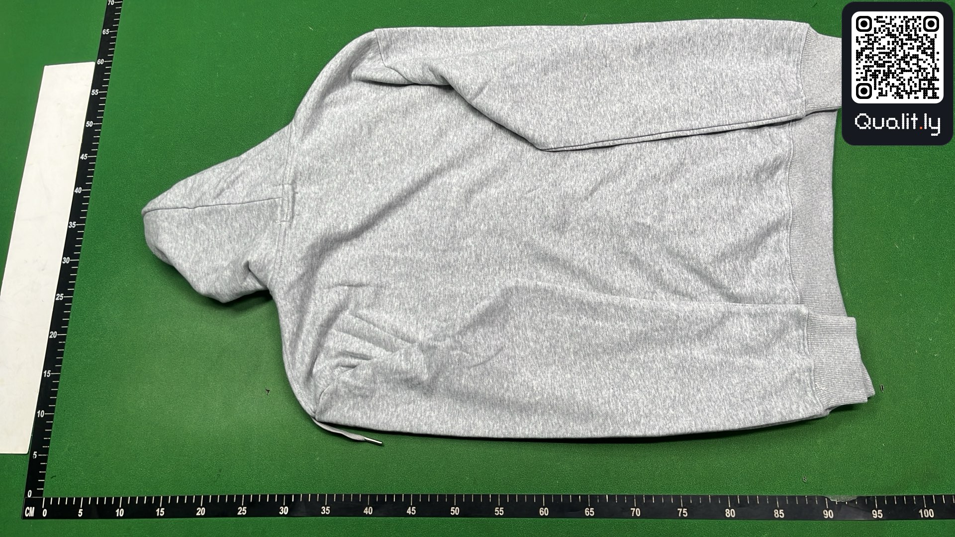 Hoodie — QC-Foto 3 von 75