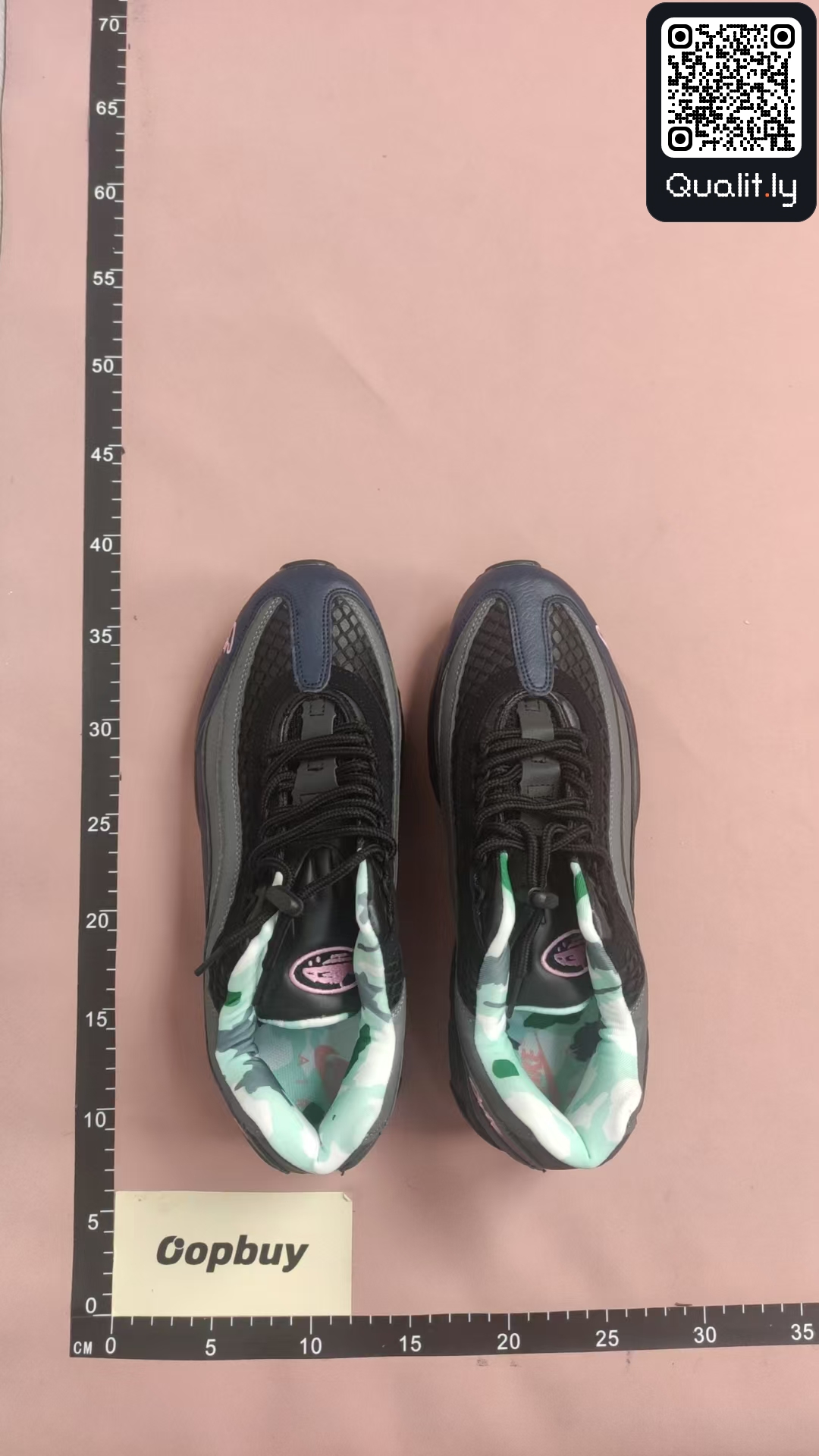 Sneakers QC photo 3 of 139