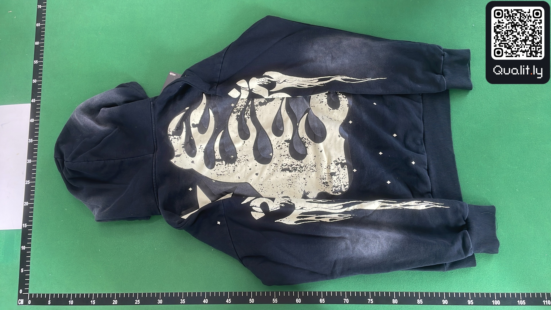 Hoodie QC photo 3 of 257