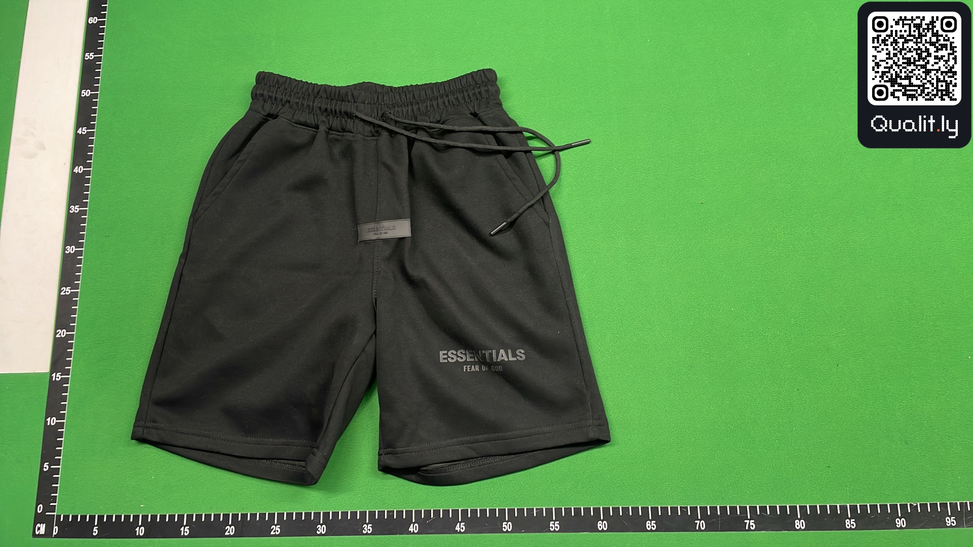 Shorts QC photo 2 of 12