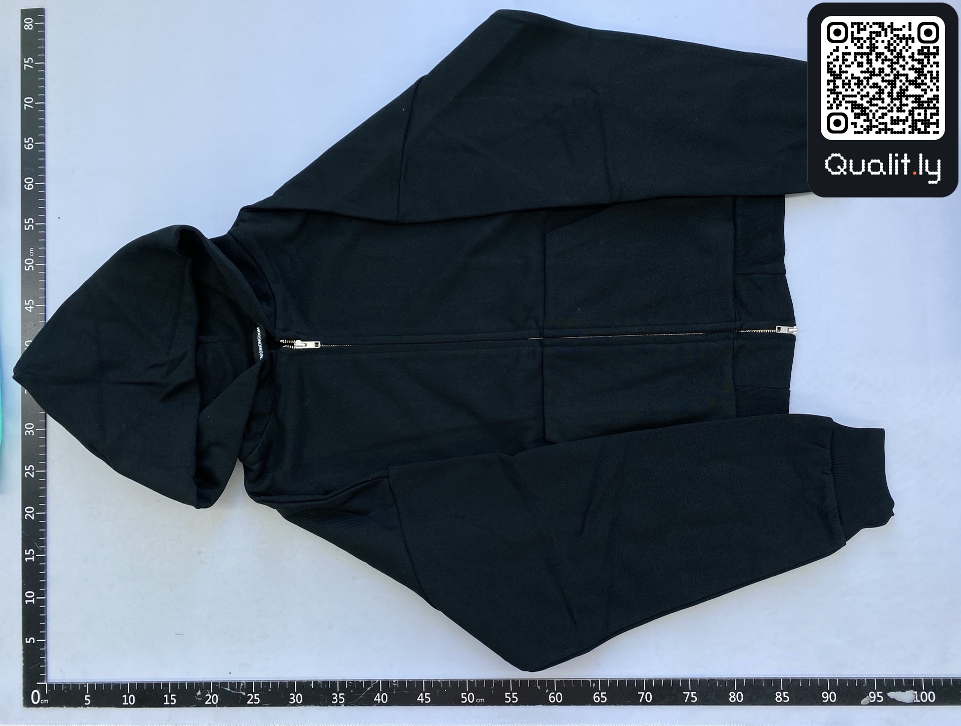 Hoodie — QC-Foto 2 von 75