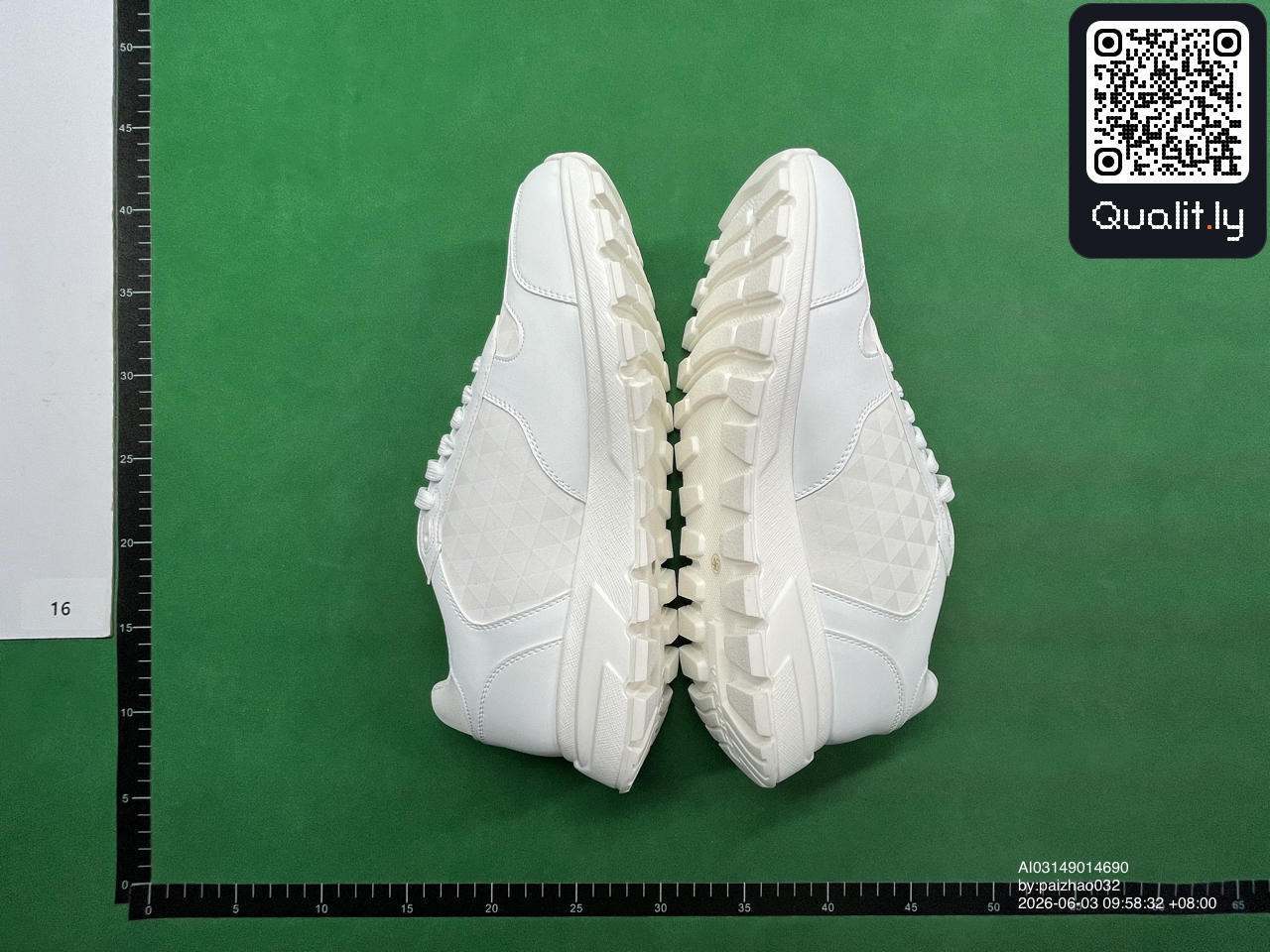 Sneakers — QC-foto 2 van 46