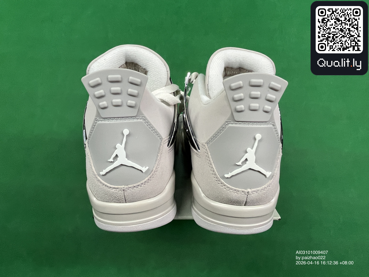 Sneakers QC photo 1 of 42