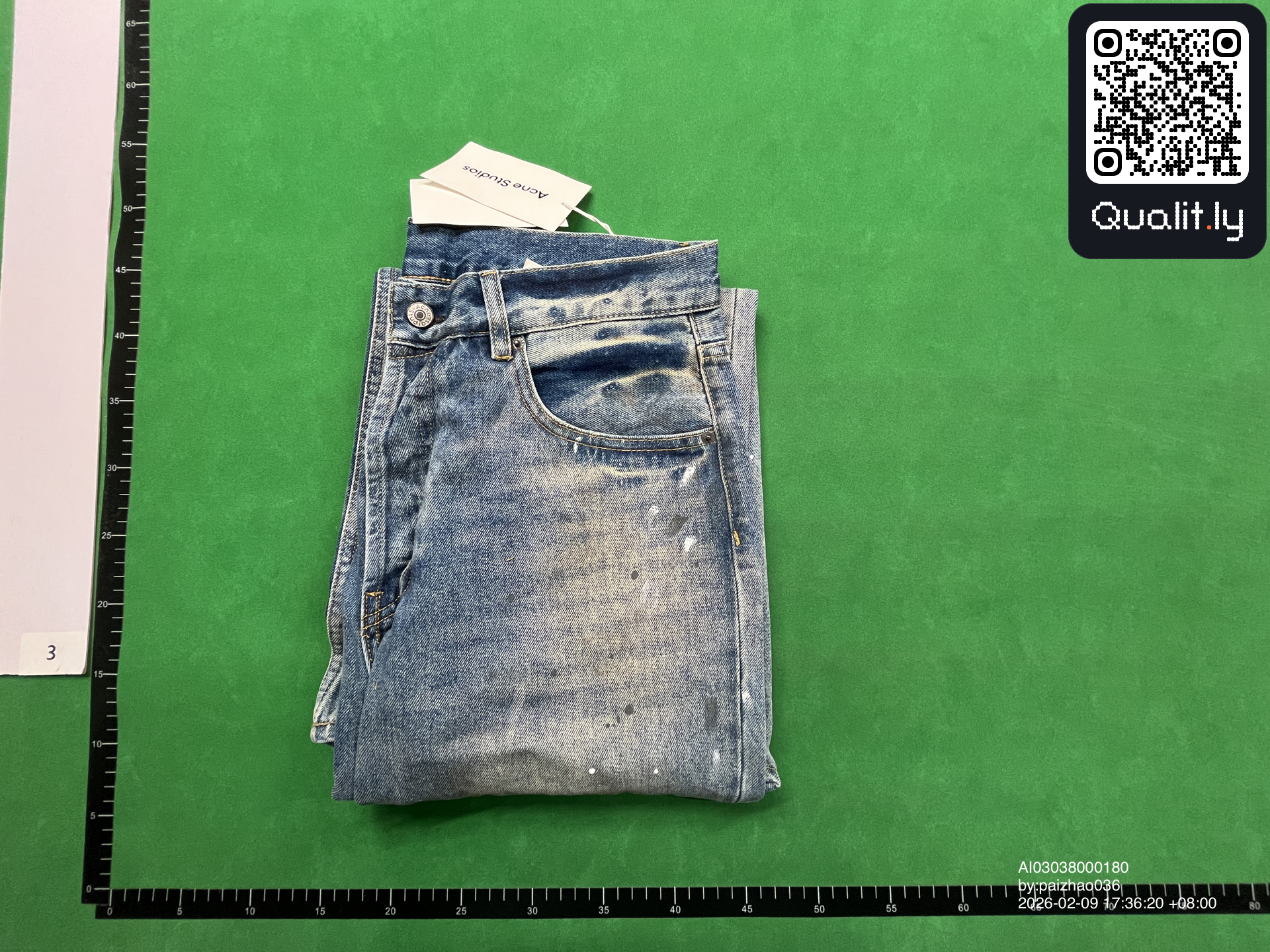 Jeans — QC-foto 1 van 10