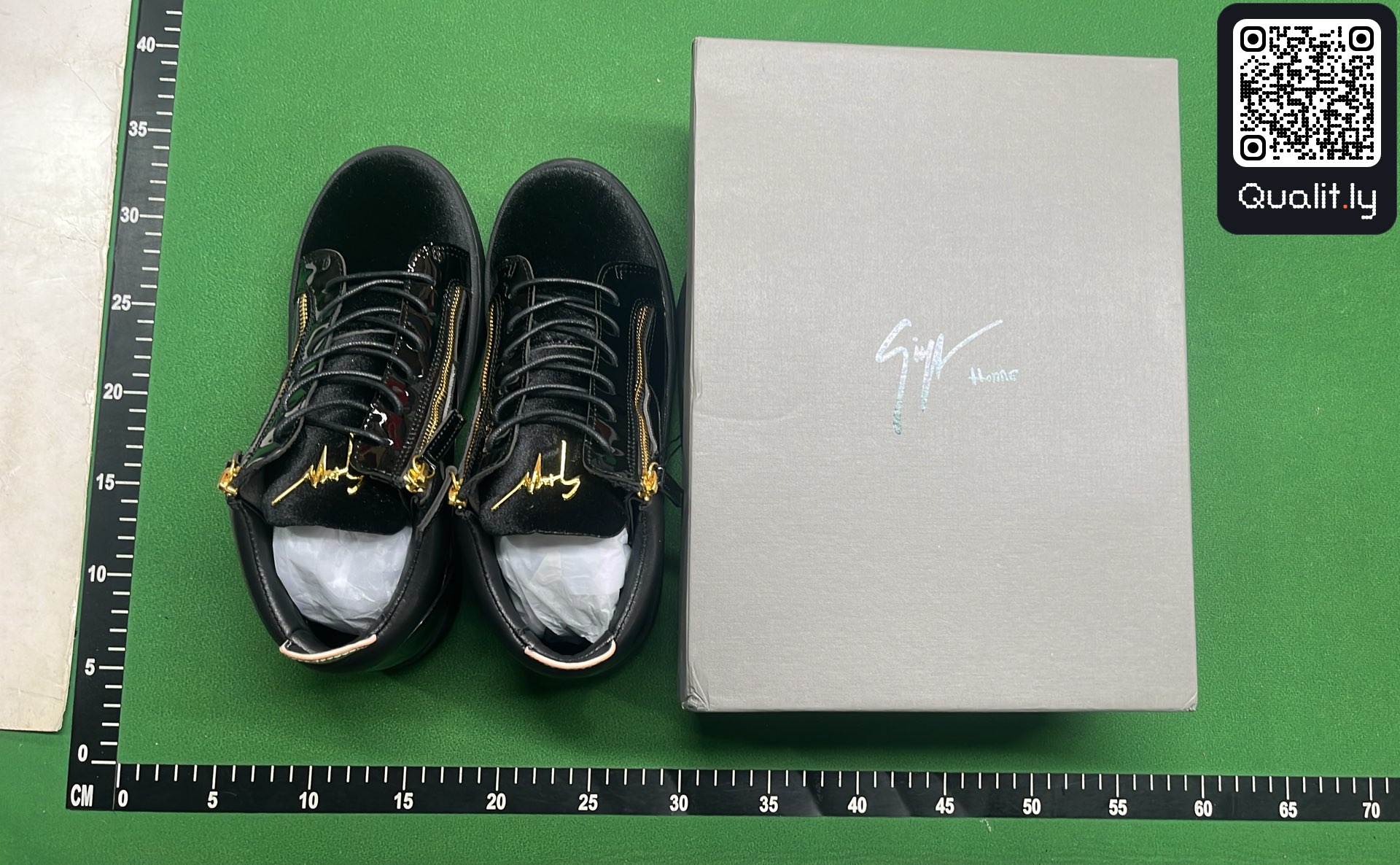 Sneakers — foto QC 1 di 112