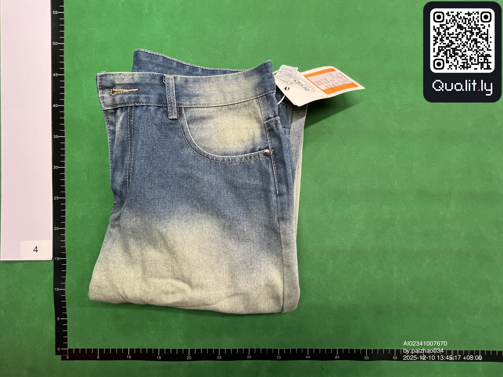 Jeans — QC-Foto 1 von 4