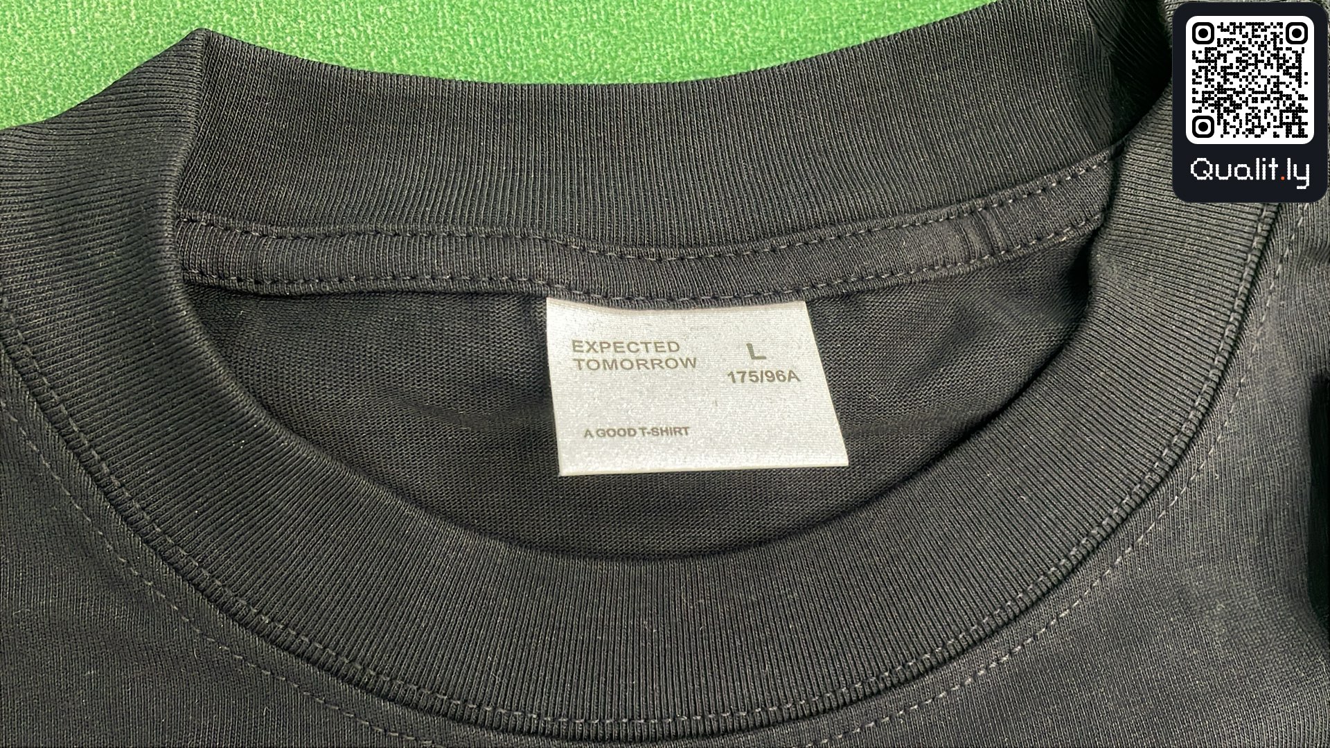 T-shirt — foto QC 1 di 8