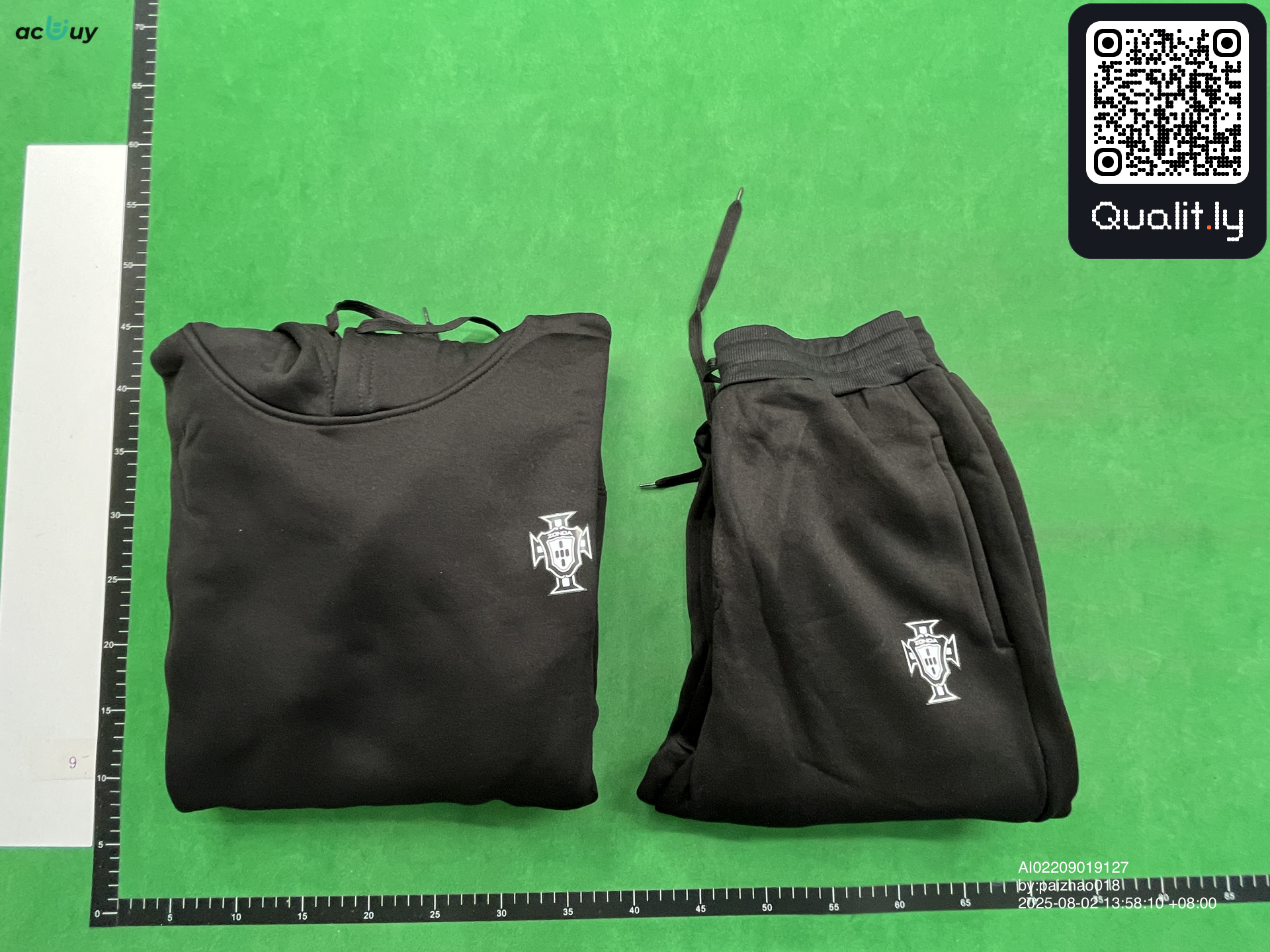Sweater — QC-foto 1 van 10