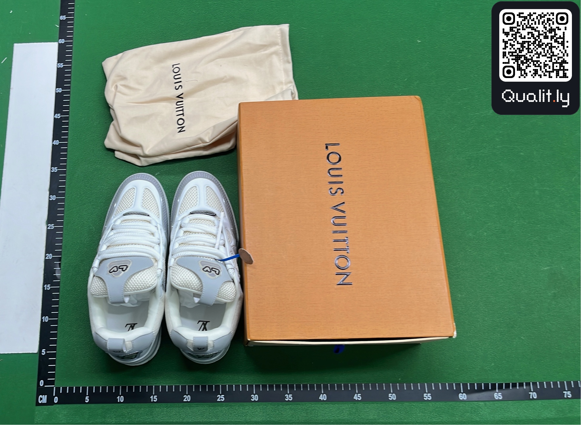 Sneakers — QC-foto 1 van 12