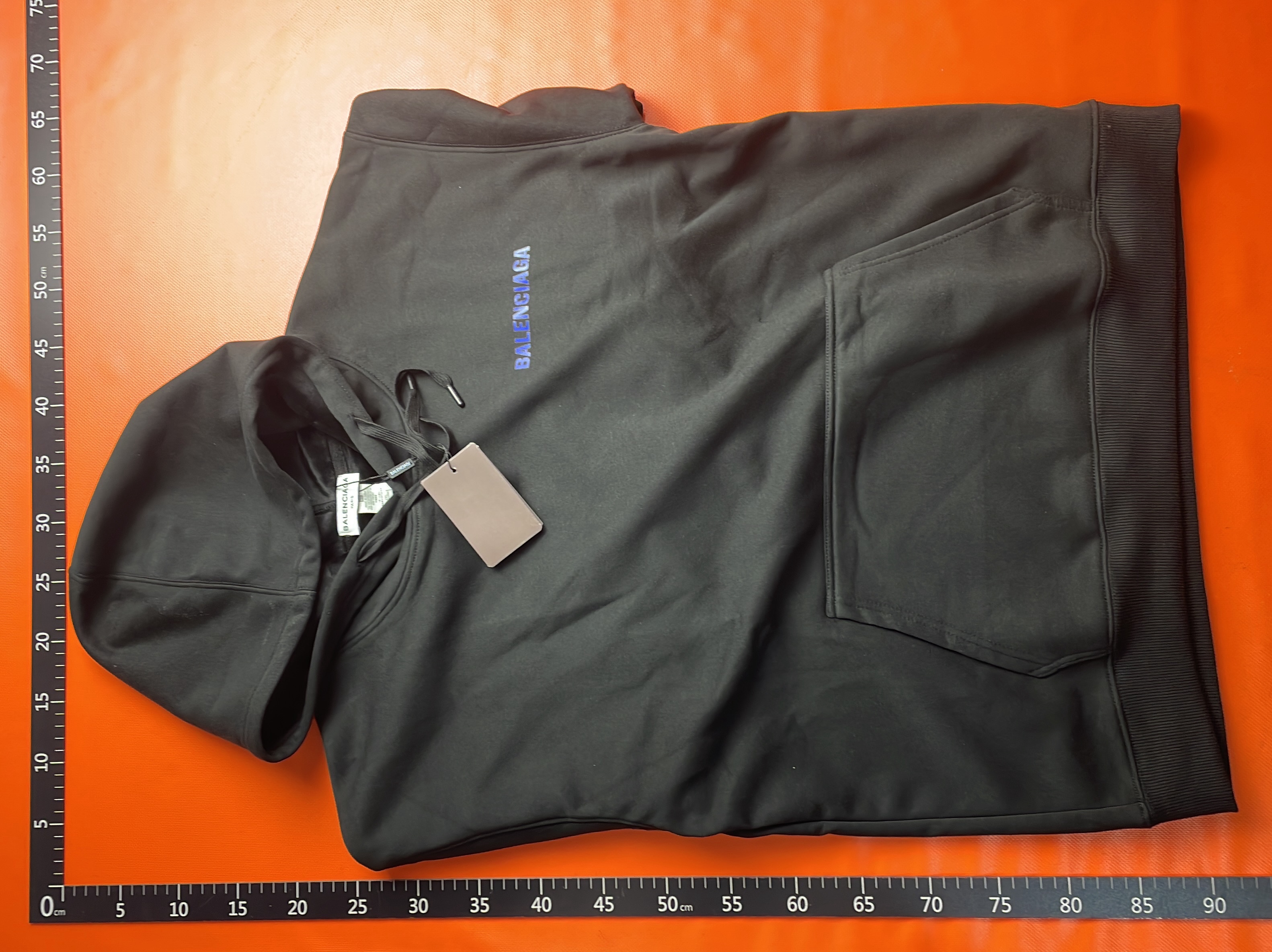 Hoodie QC photo 2 of 90
