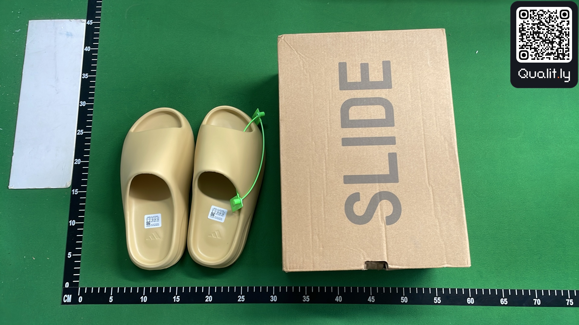 Claquettes — photo QC 1 sur 5