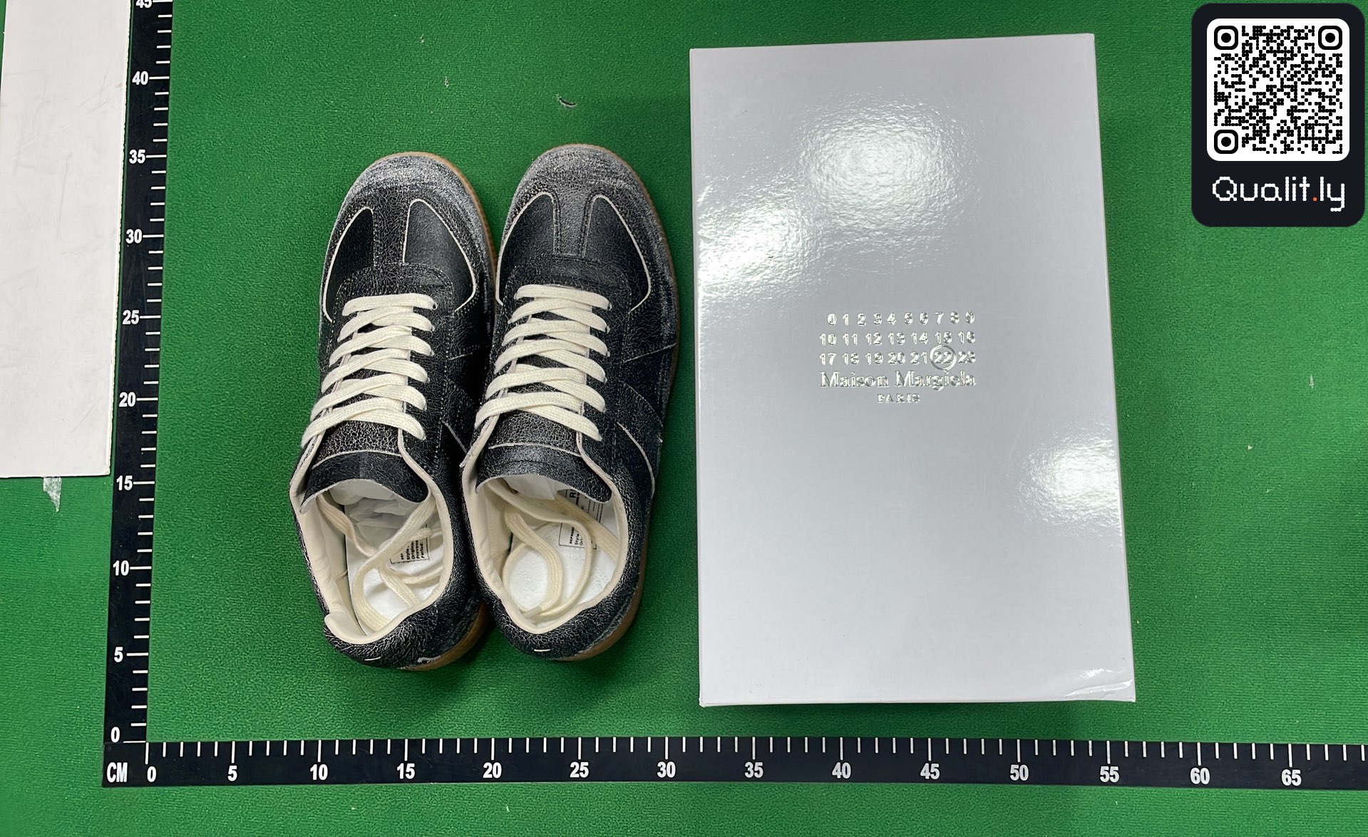 Sneakers QC photo 1 of 130