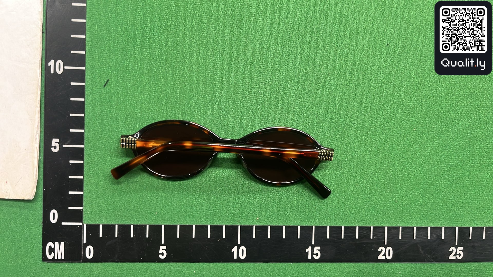 Sunglasses QC photo 2 of 3