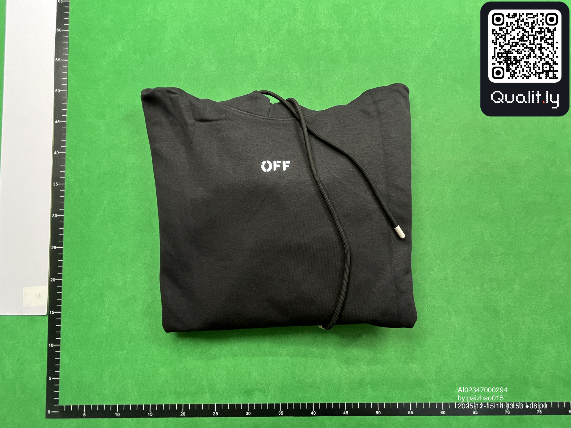 Bluza z kapturem — zdjęcie QC 1 z 8