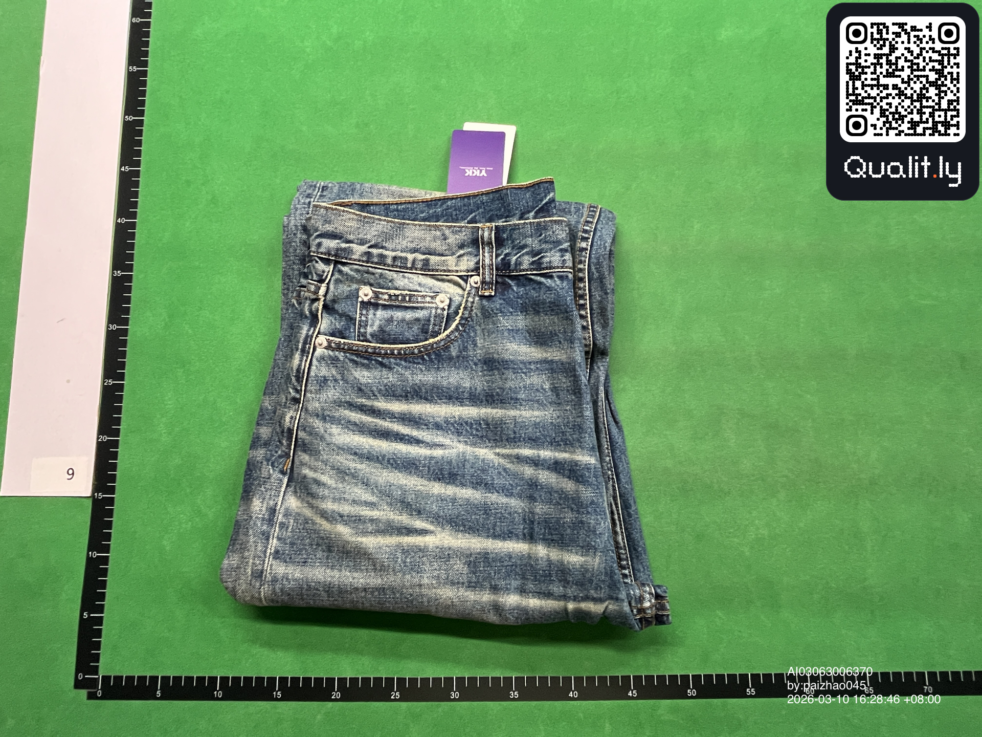 Jeans — foto QC 1 di 8