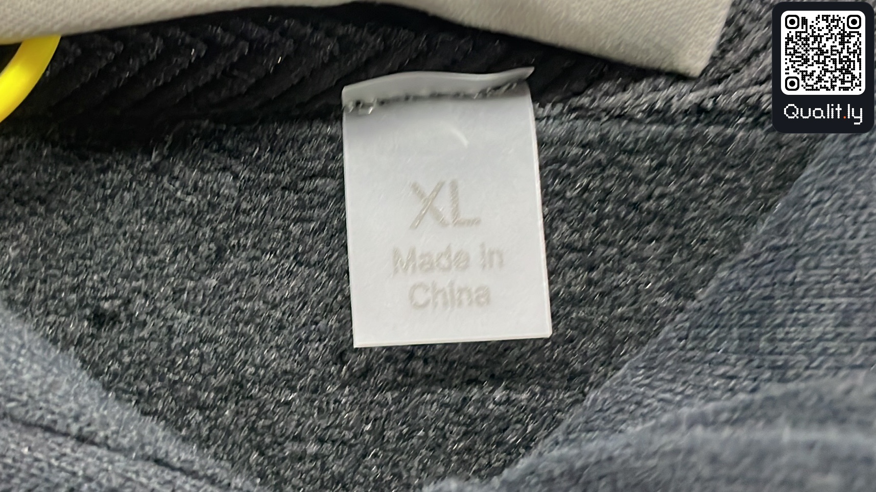 Hoodie — QC-Foto 1 von 36