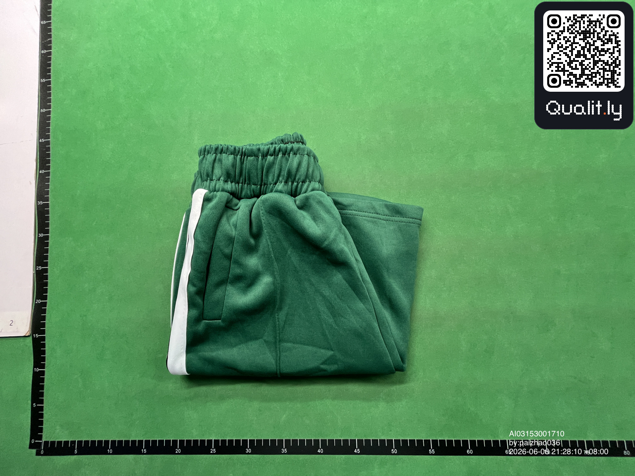 Short — photo QC 2 sur 34