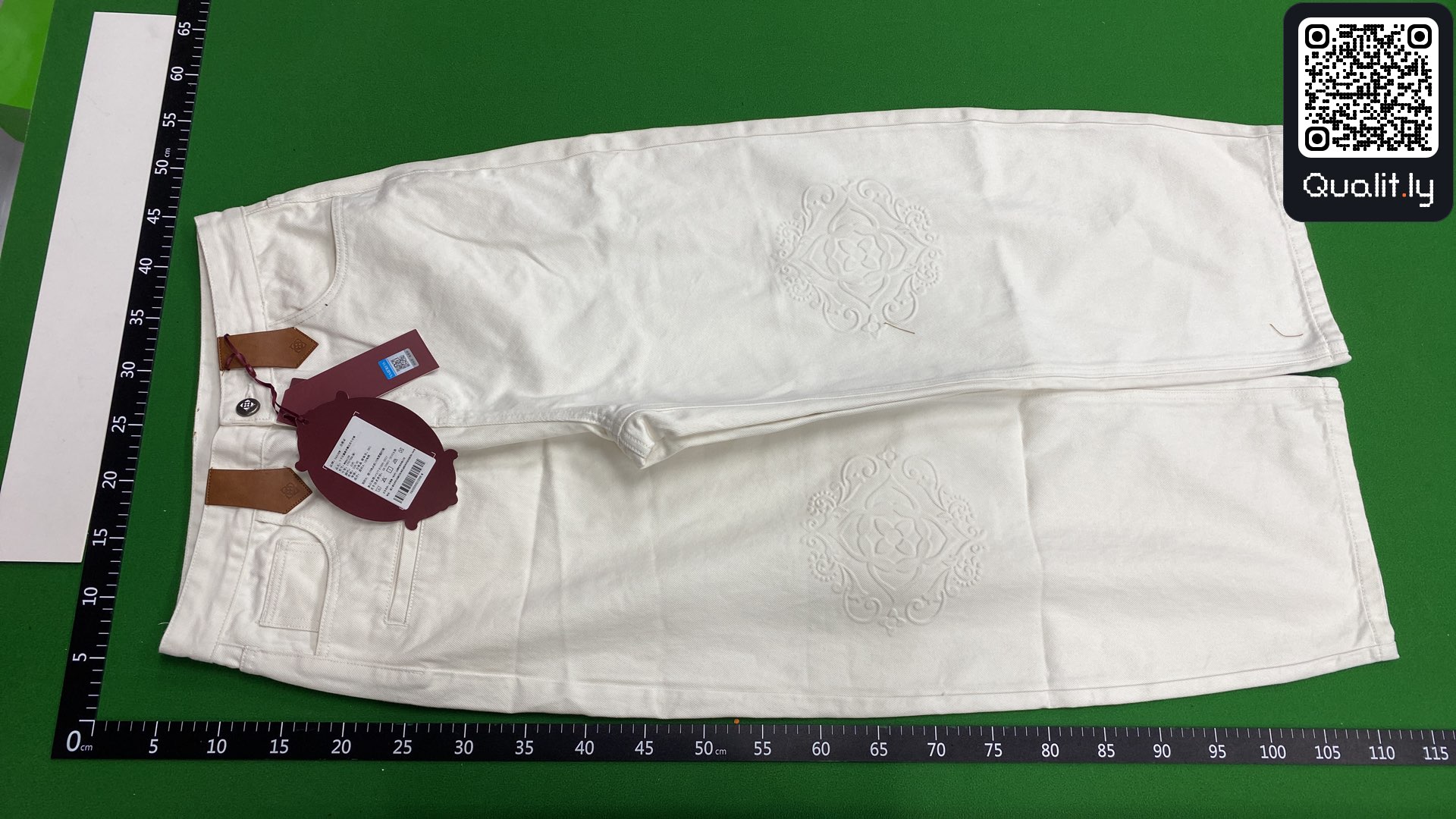 Jeans — QC-foto 2 av 4
