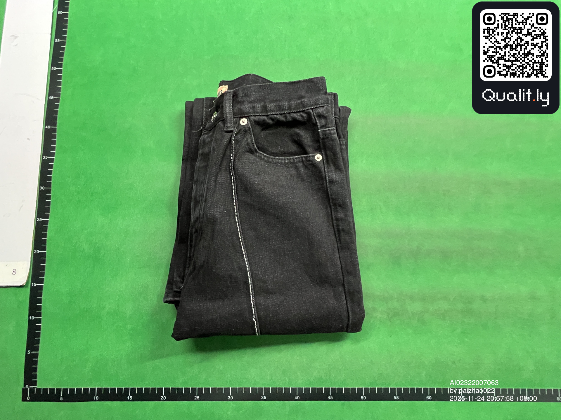 牛仔裤 QC 照片 1 / 70
