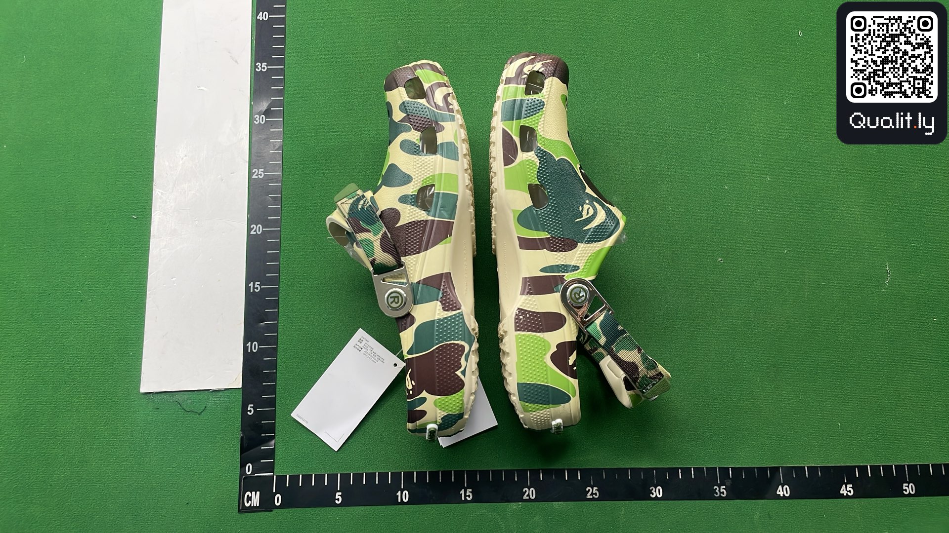 Slippers — QC-foto 1 van 8