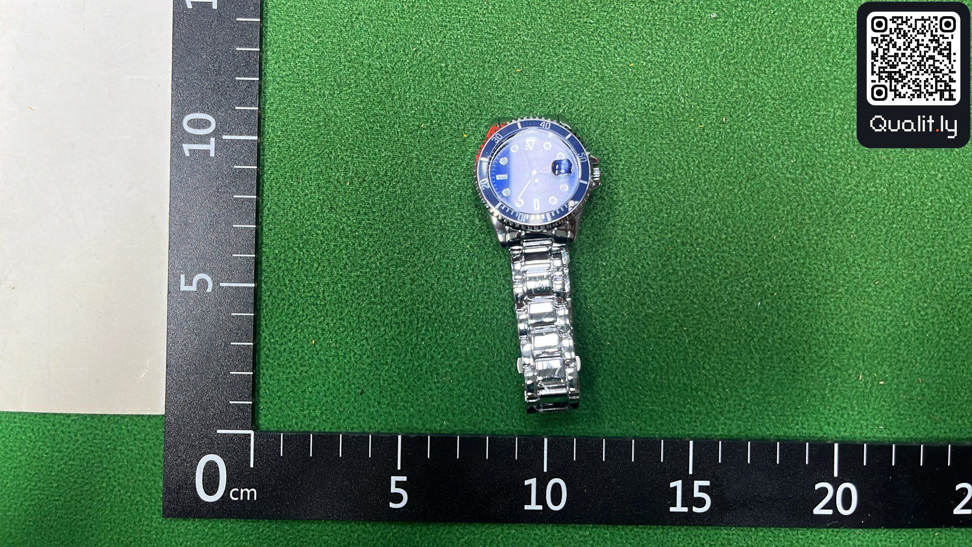 Montre — photo QC 1 sur 15