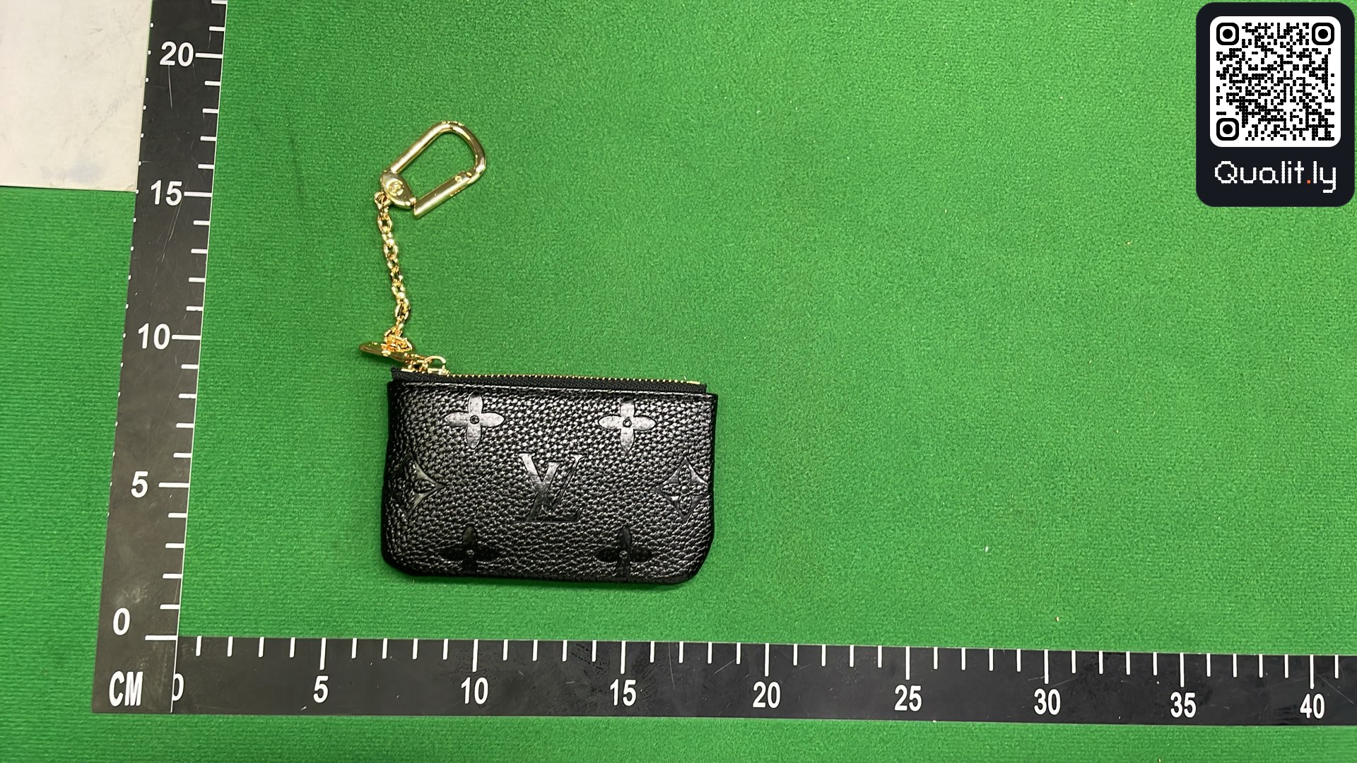 Bag QC photo 2 of 151