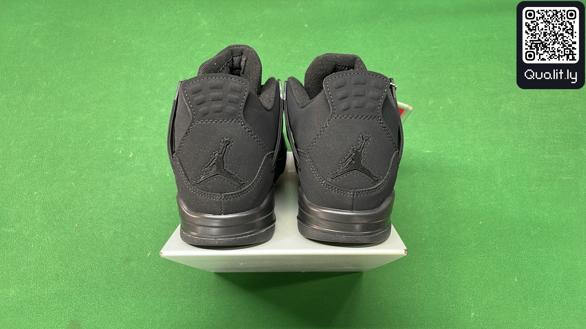 Sneakers — QC-foto 3 van 12