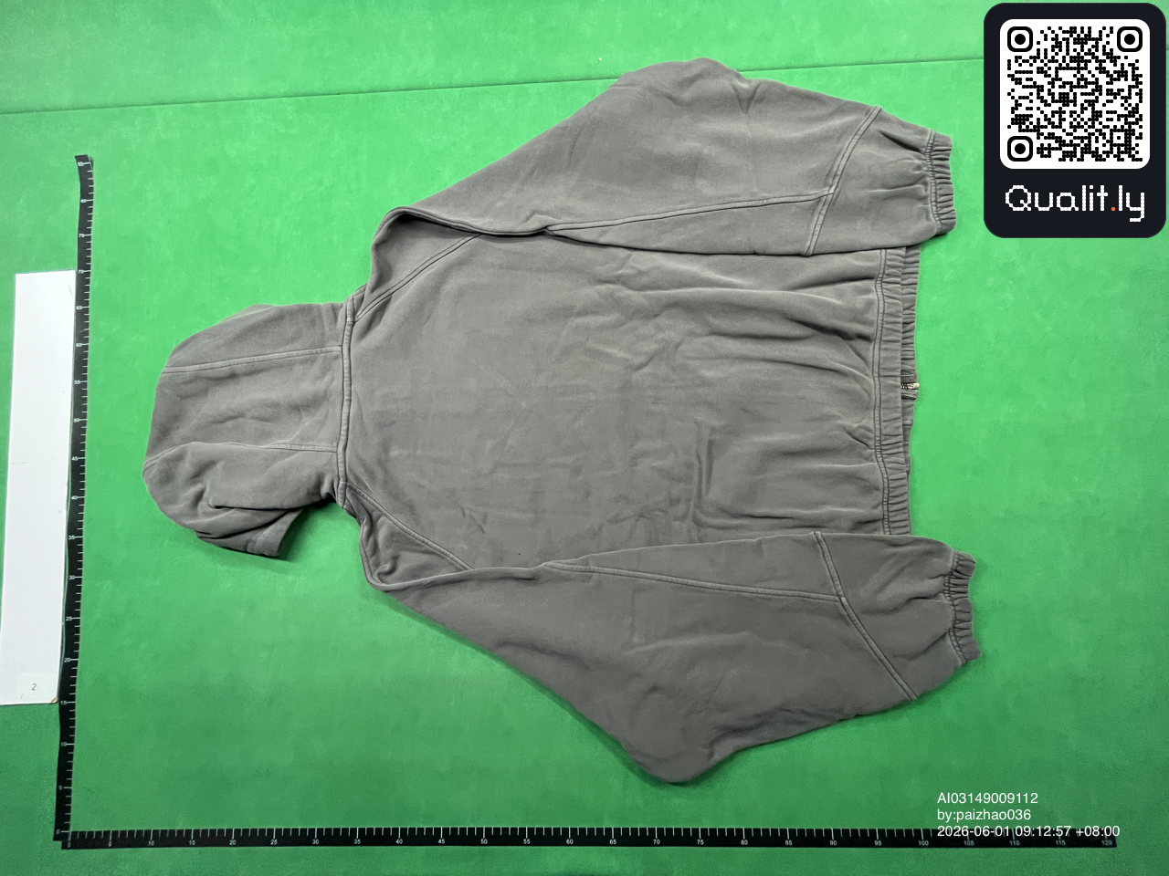 Hoodie QC photo 2 of 4