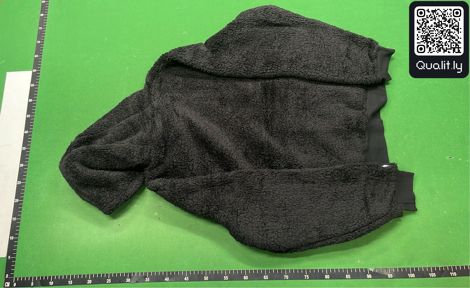Hoodie QC photo 3 of 122